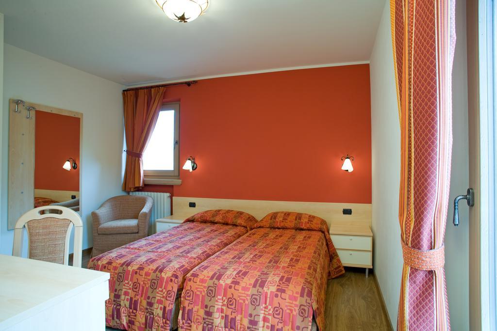 Chalet Kiara - Appartamenti Abar Ливиньо Стая снимка